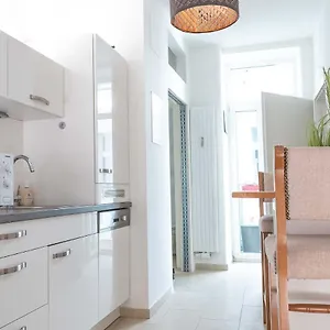  Apartamento 2 & Balcony - Top Location!