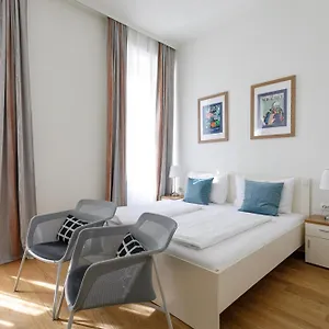 3* Szálloda Riess - Self Check-in